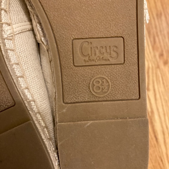 NWOT Circus by Sam Edelman Canvas Flats 8.5 - Picture 4 of 9